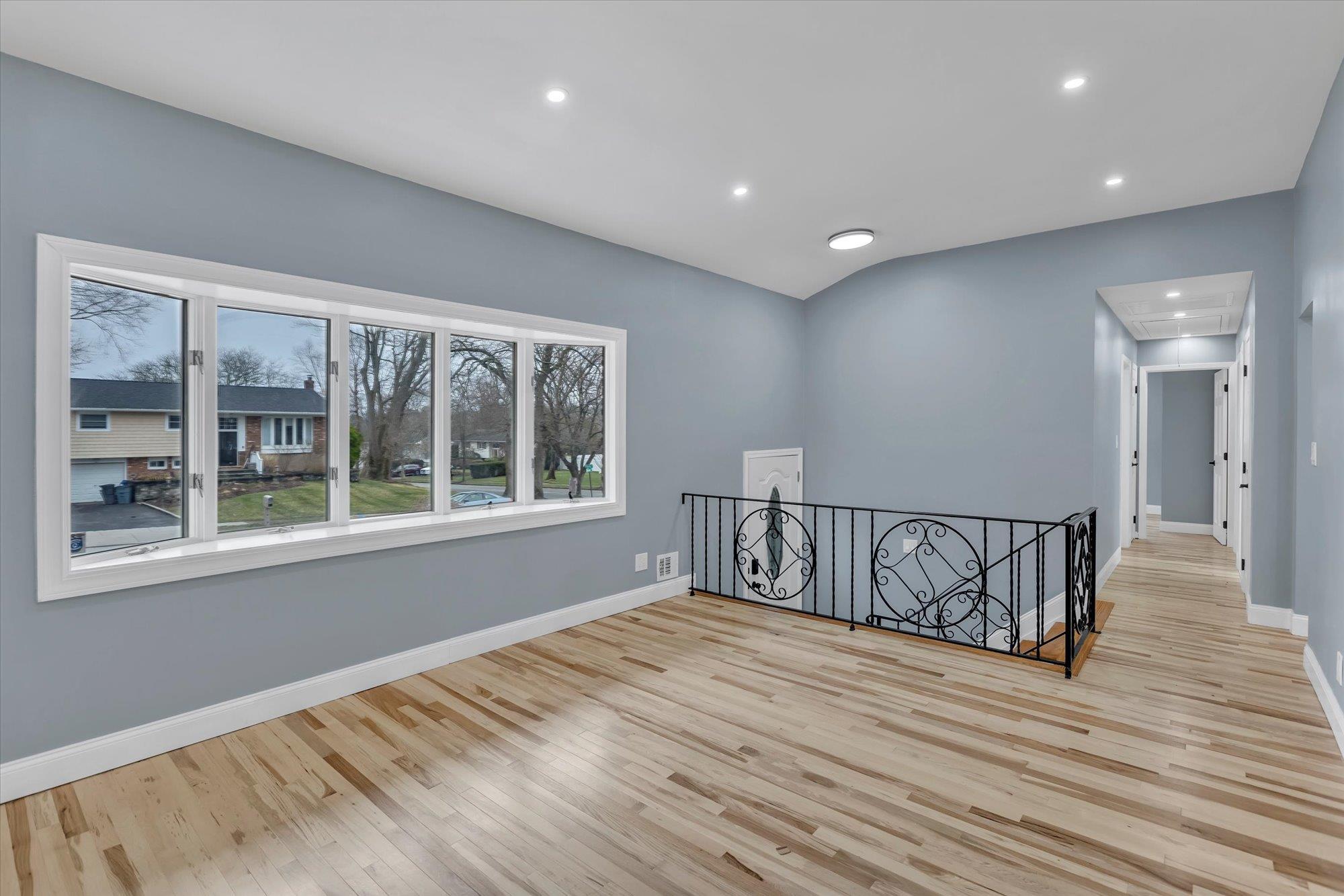 Single Family Weston  Suffolk County, NY 11787, MLS-844838-4