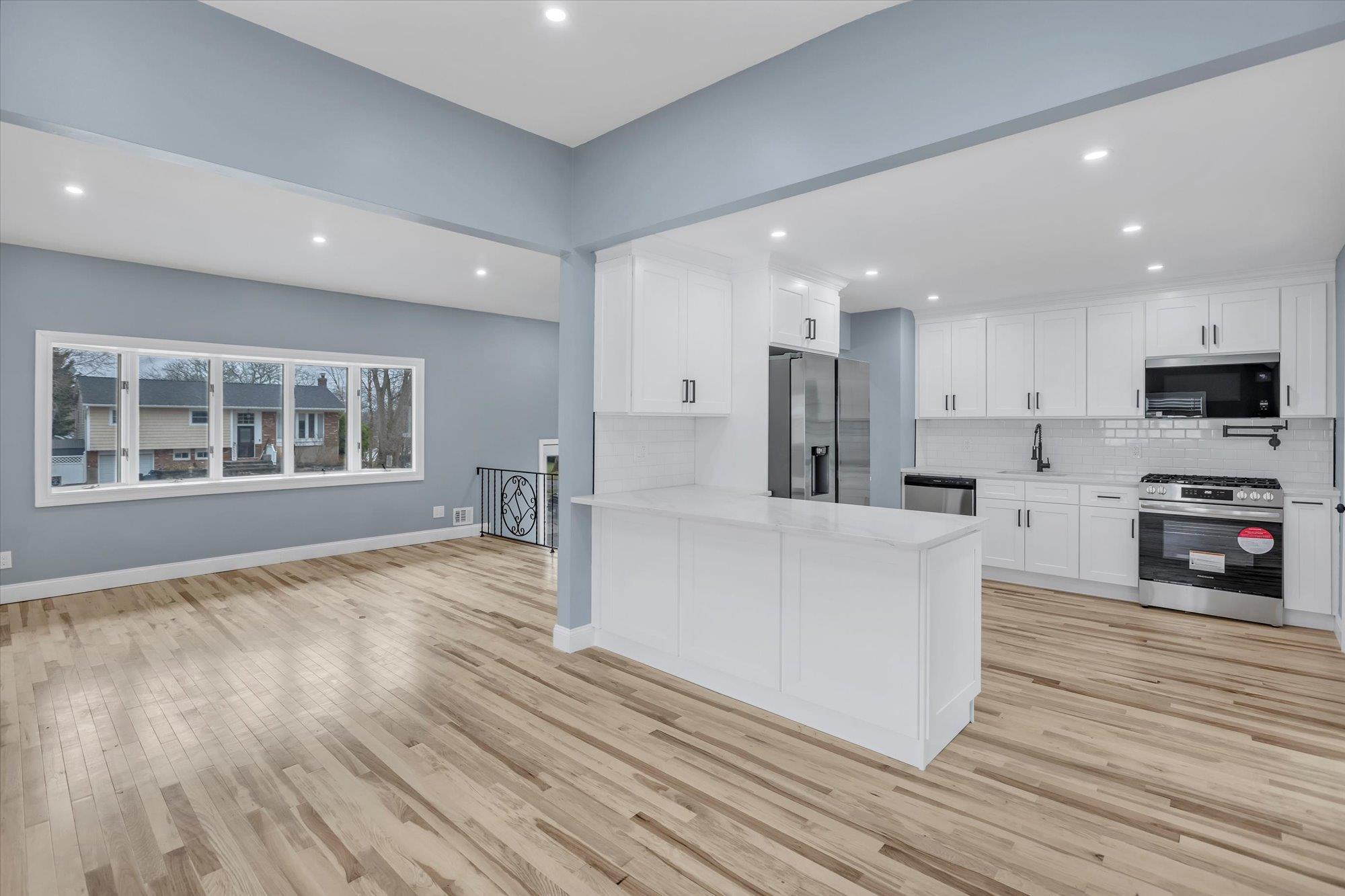 Single Family Weston  Suffolk County, NY 11787, MLS-844838-5