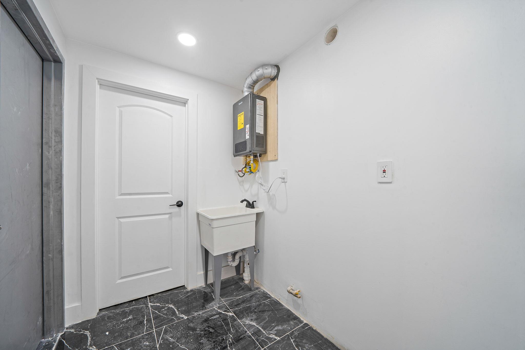 Single Family Sequoia  Suffolk County, NY 11727, MLS-844856-33