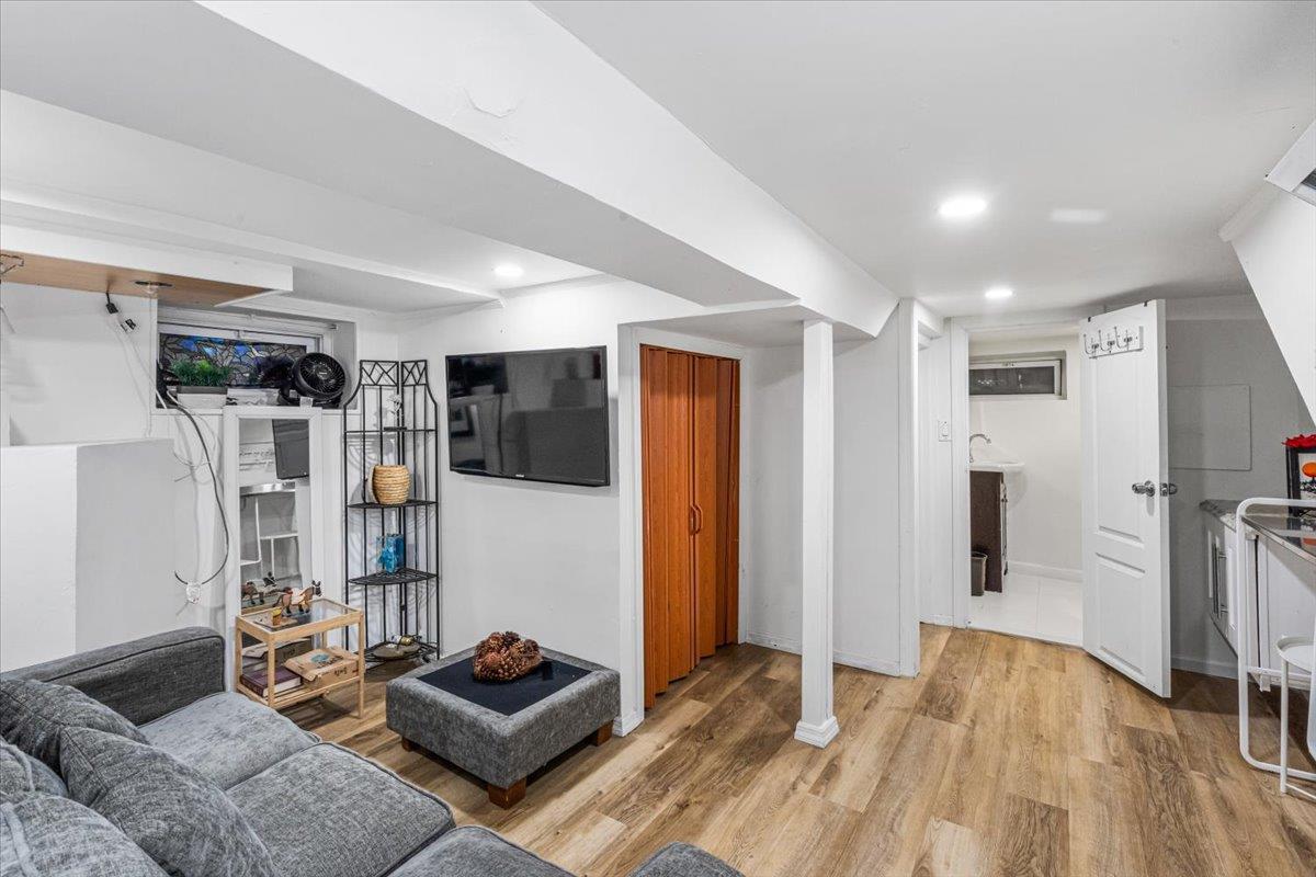 Single Family 160th  Queens, NY 11365, MLS-844859-21