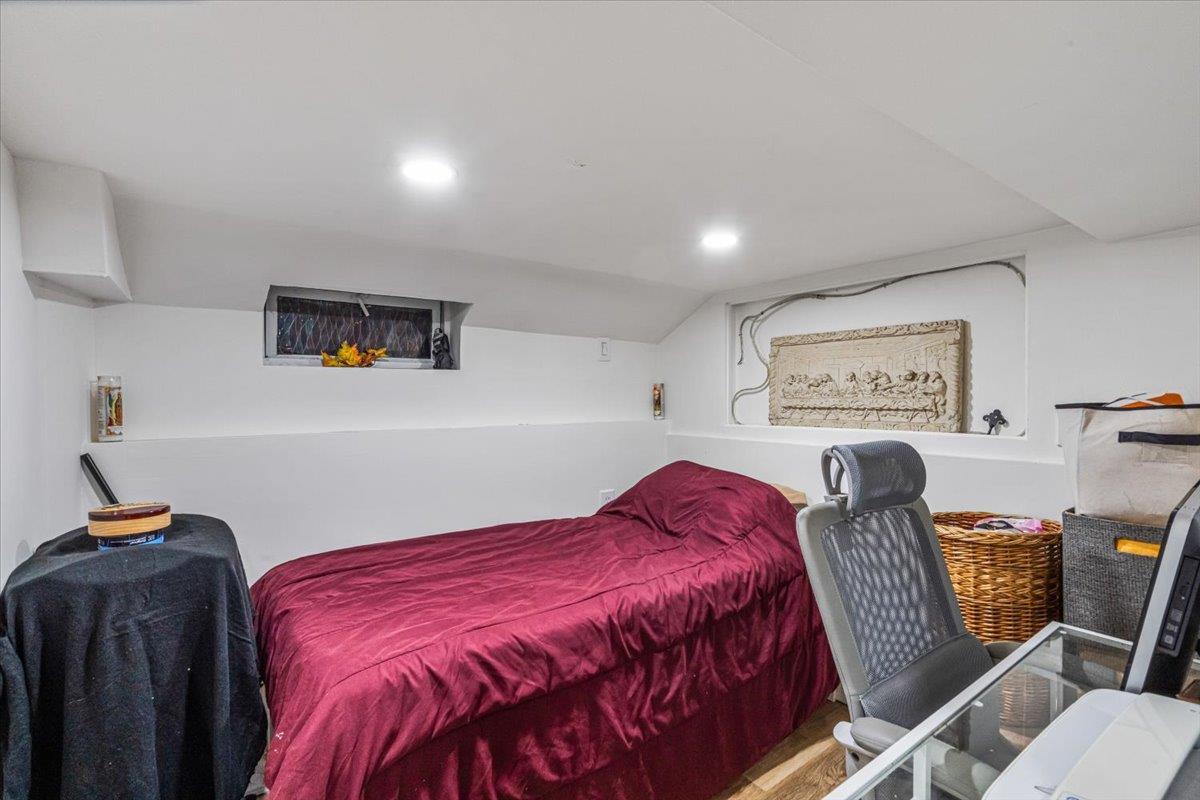 Single Family 160th  Queens, NY 11365, MLS-844859-25