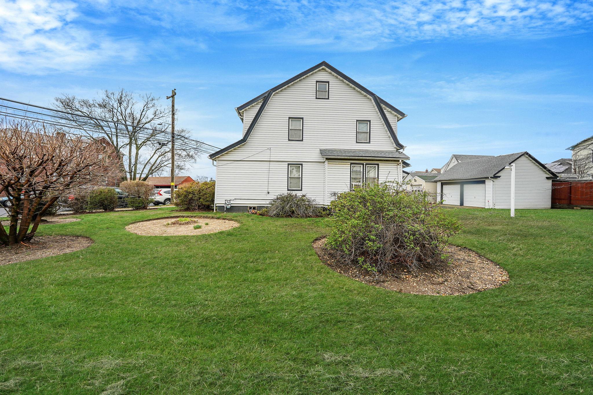 Single Family Bennett  Nassau County, NY 11550, MLS-844873-10