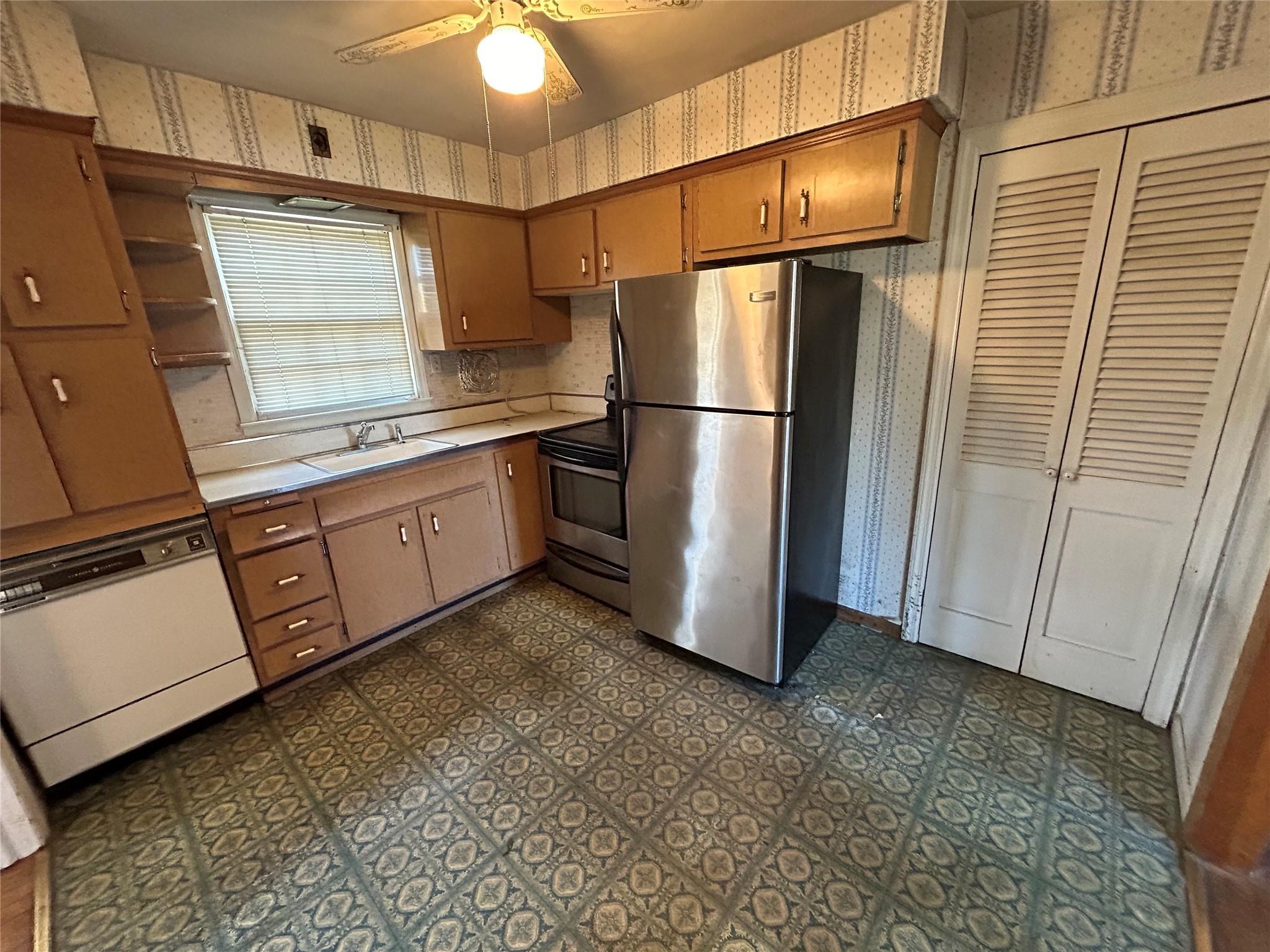 Single Family Woodlawn  Suffolk County, NY 11780, MLS-844936-4