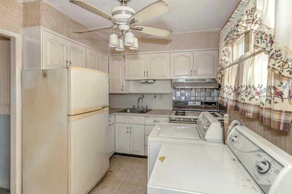 Single Family Alice  Nassau County, NY 11710, MLS-844993-26