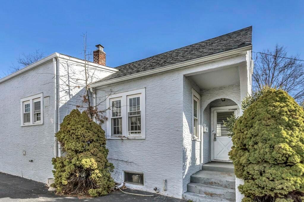 Single Family Alice  Nassau County, NY 11710, MLS-844993-3