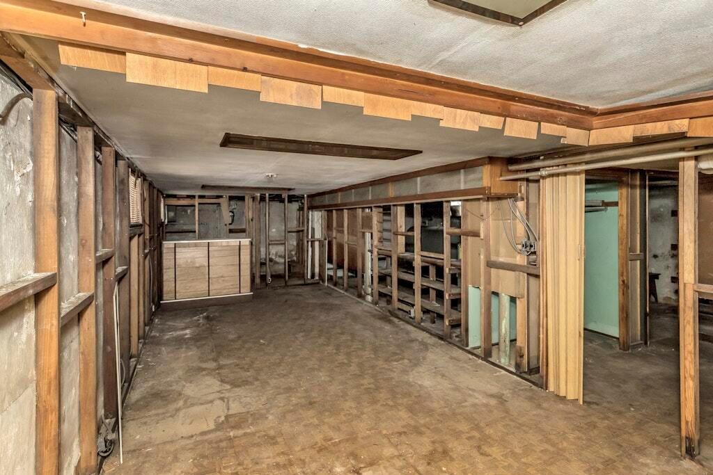 Single Family Alice  Nassau County, NY 11710, MLS-844993-40