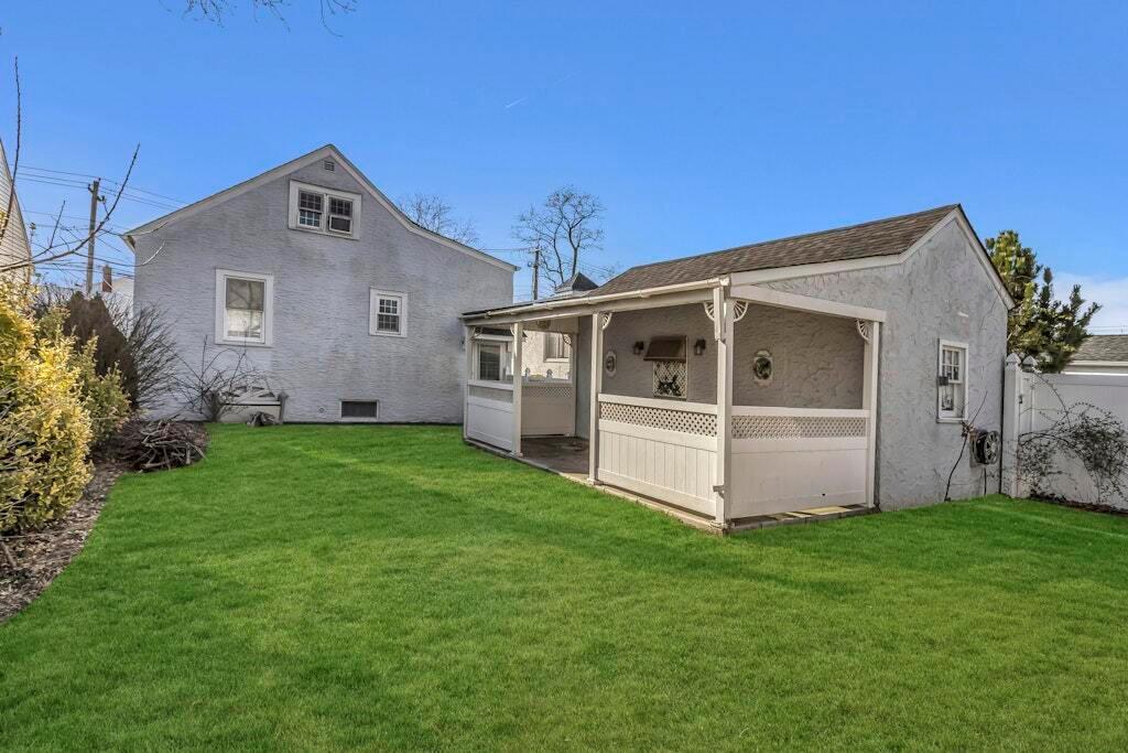 Single Family Alice  Nassau County, NY 11710, MLS-844993-5