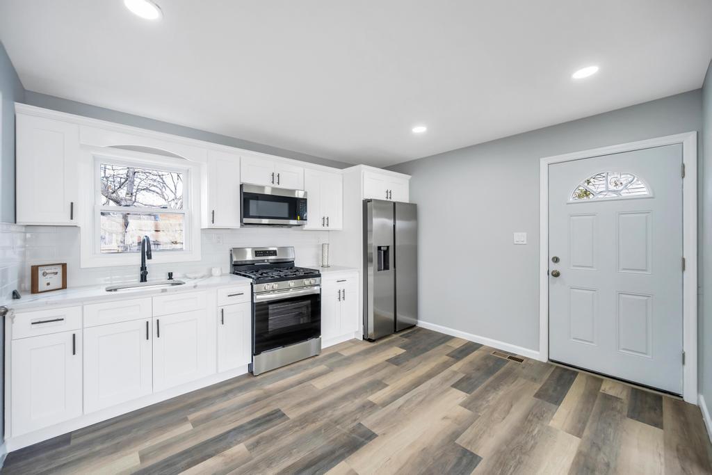Single Family New  Suffolk County, NY 11798, MLS-845001-10