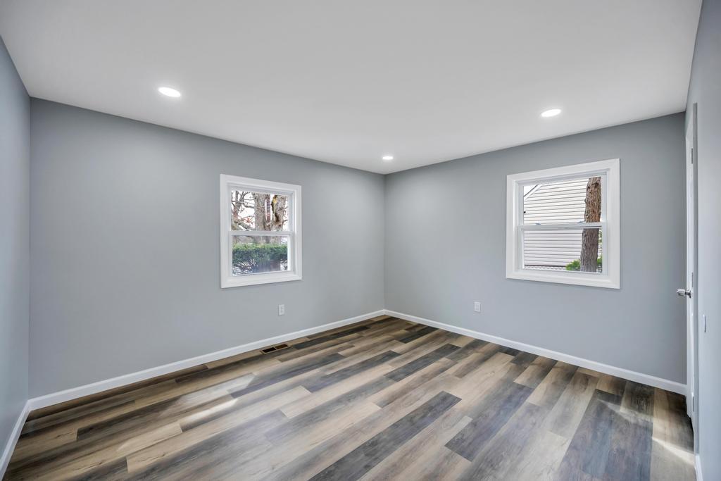 Single Family New  Suffolk County, NY 11798, MLS-845001-28