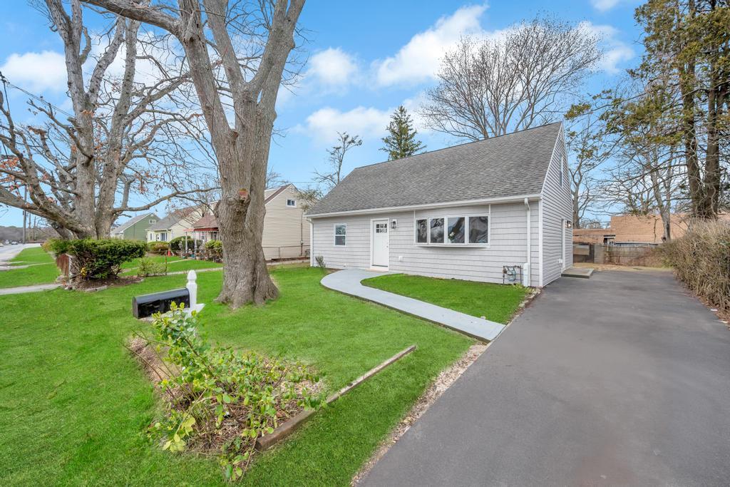 Single Family New  Suffolk County, NY 11798, MLS-845001-3