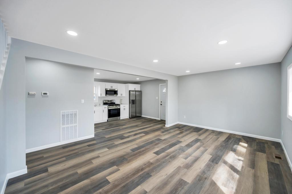 Single Family New  Suffolk County, NY 11798, MLS-845001-9