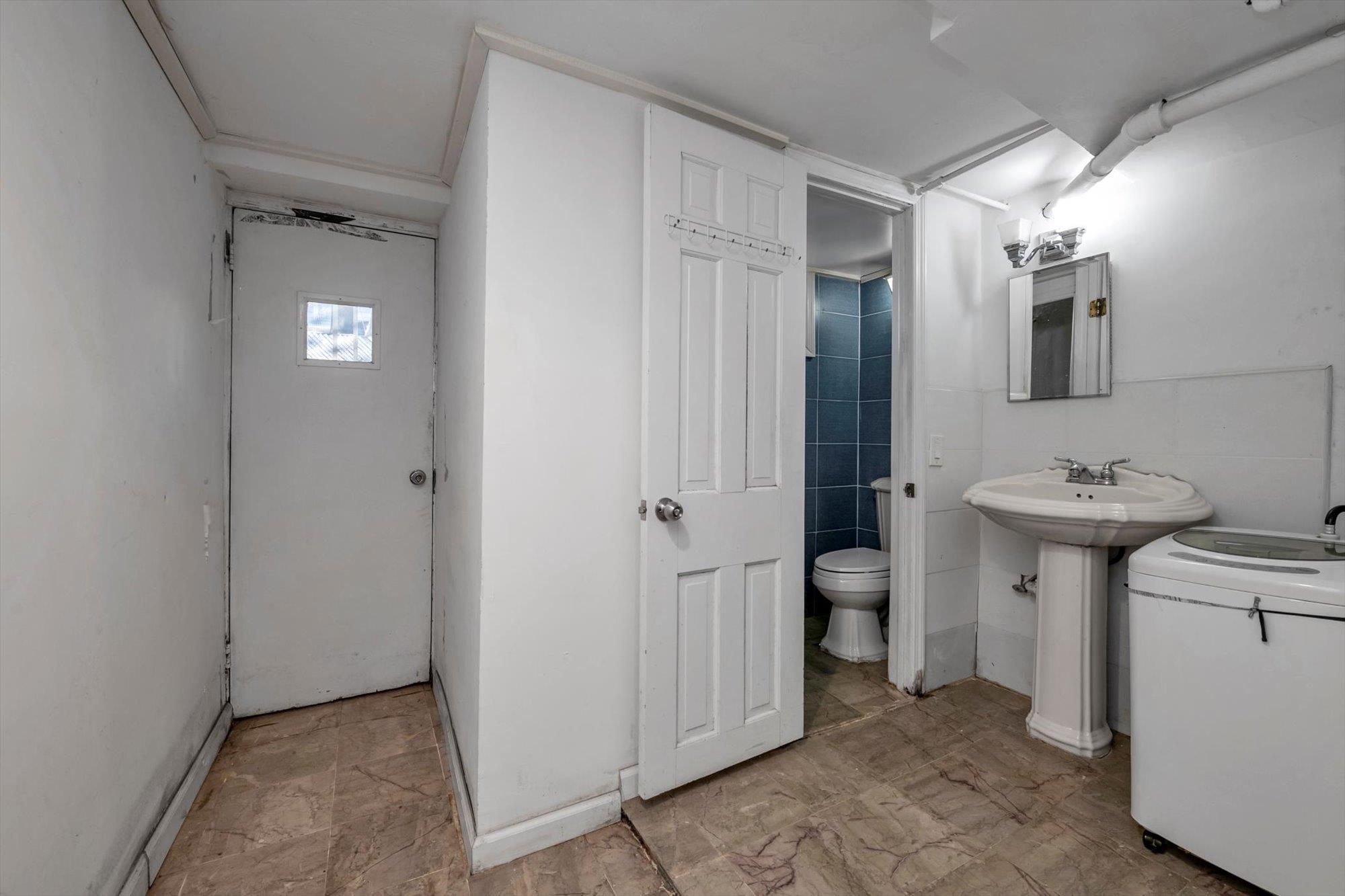 Single Family 77 St  Queens, NY 11421, MLS-845013-16