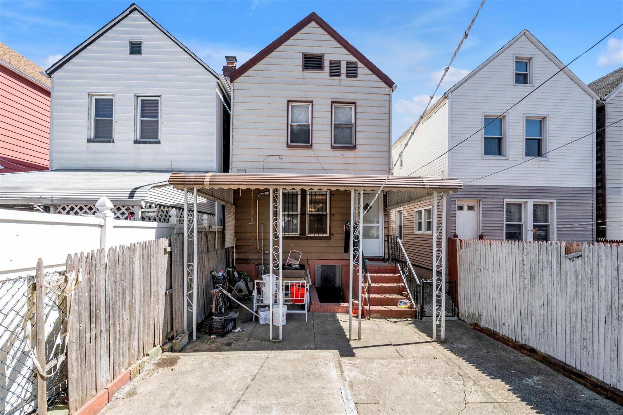 Single Family 77 St  Queens, NY 11421, MLS-845013-20