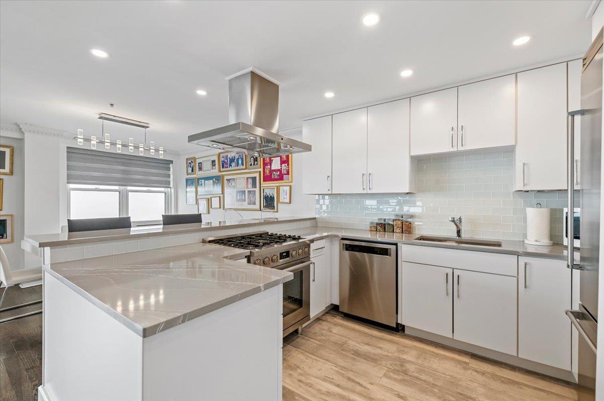 Condo Broadway  Nassau County, NY 11561, MLS-845018-12