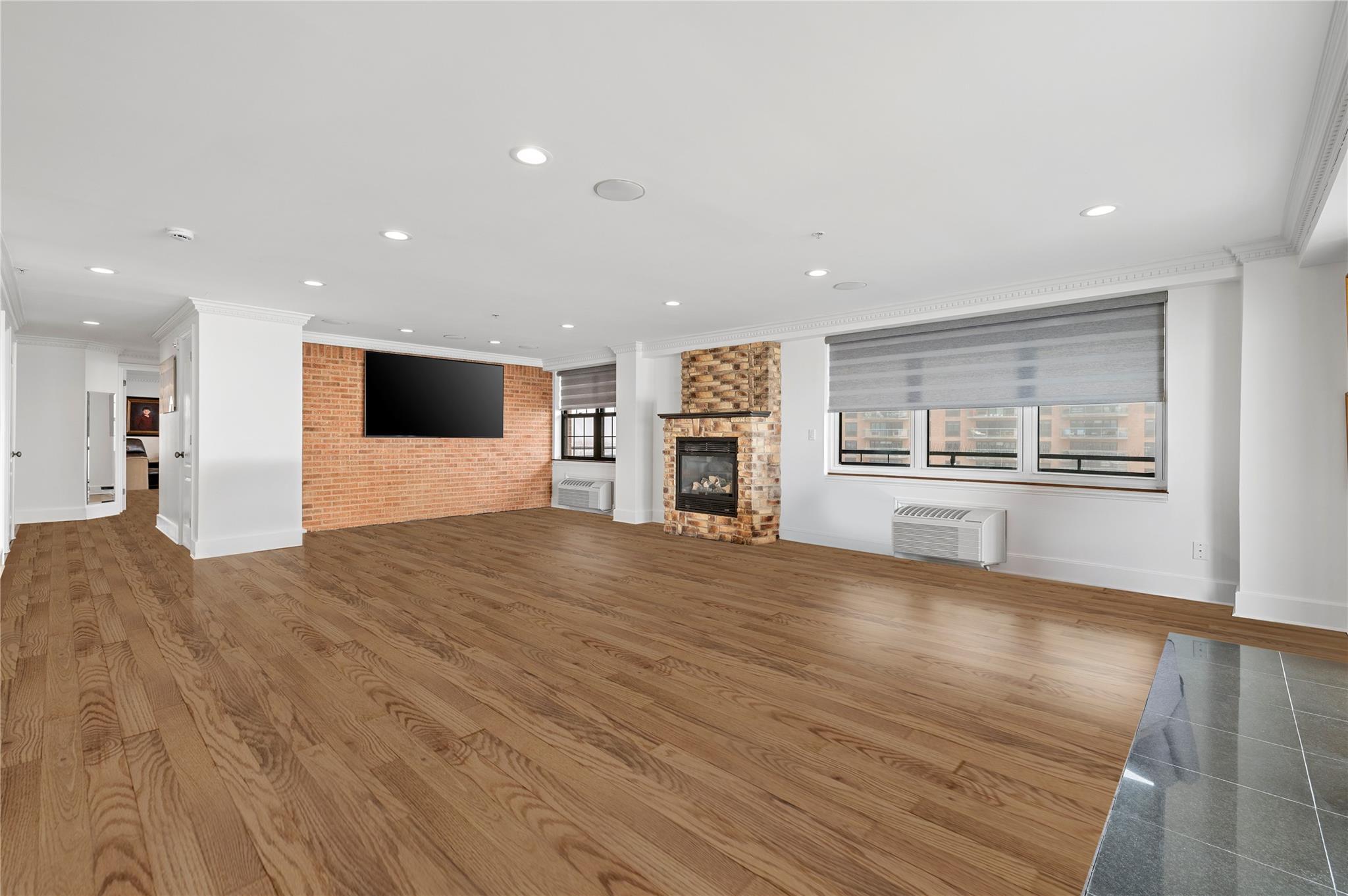 Condo Broadway  Nassau County, NY 11561, MLS-845018-16