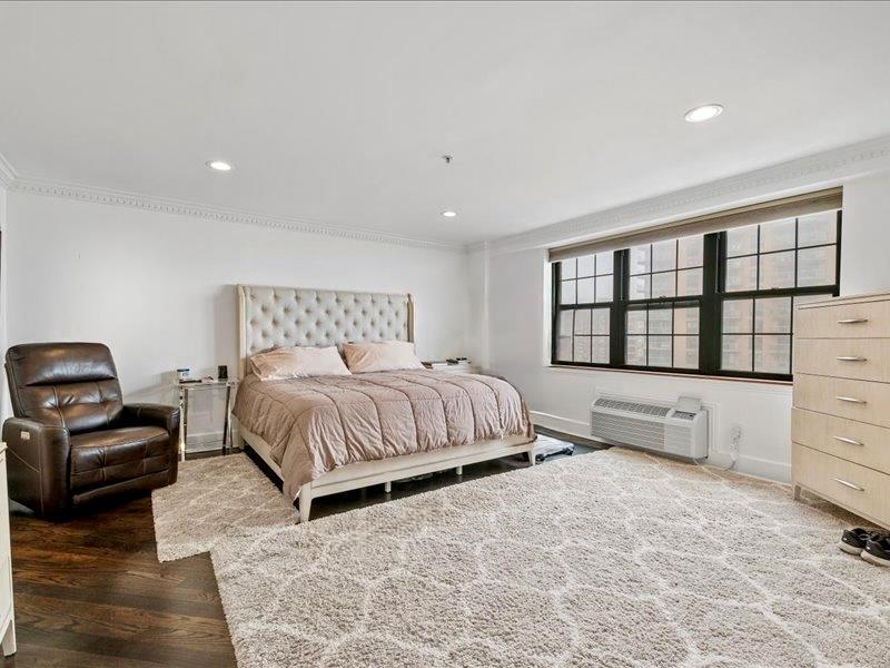 Condo Broadway  Nassau County, NY 11561, MLS-845018-17