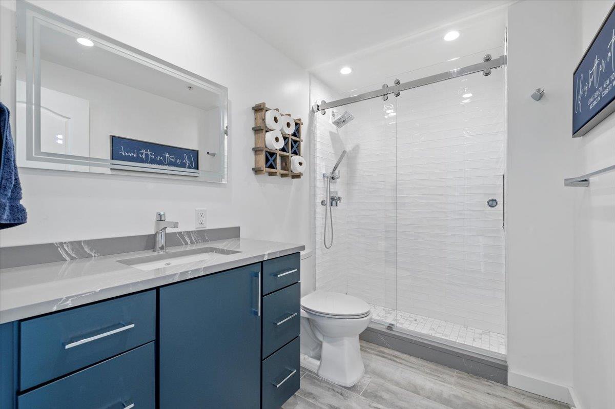 Condo Broadway  Nassau County, NY 11561, MLS-845018-24