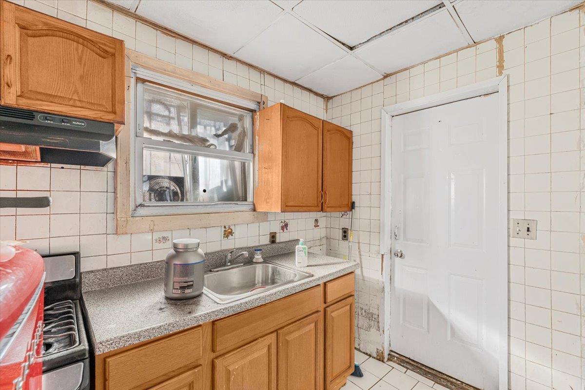 Single Family Atlantic  Queens, NY 11419, MLS-845061-16