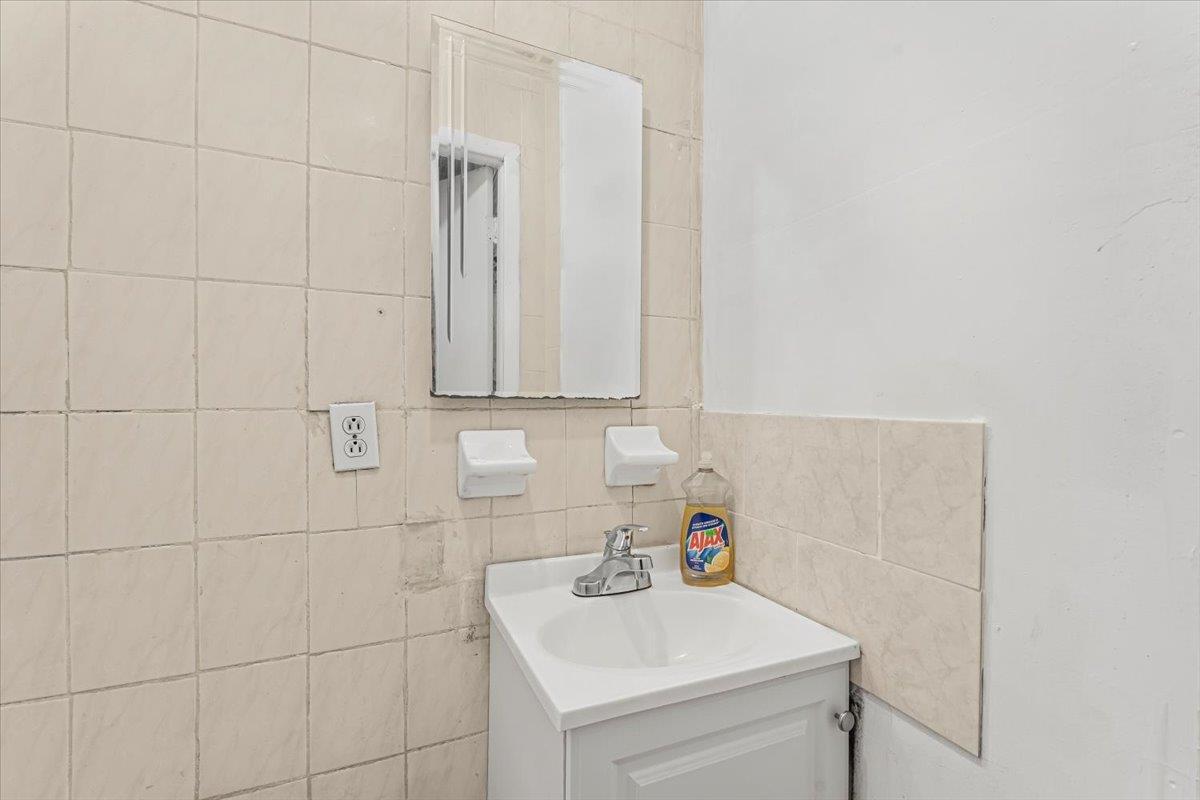 Single Family Atlantic  Queens, NY 11419, MLS-845061-18