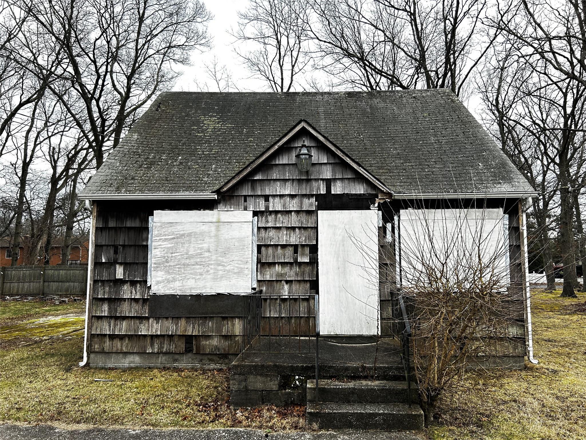Single Family Broadway  Suffolk County, NY 11967, MLS-845079-6
