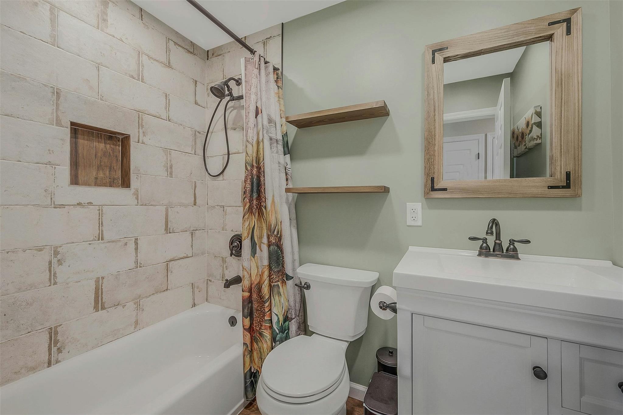 Single Family Highview  Suffolk County, NY 11933, MLS-845138-16
