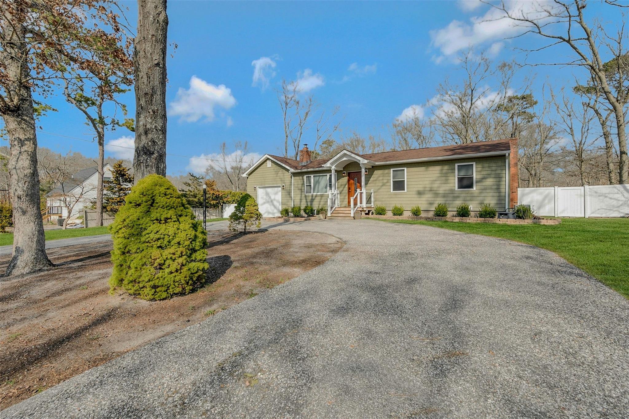 Single Family Highview  Suffolk County, NY 11933, MLS-845138-2