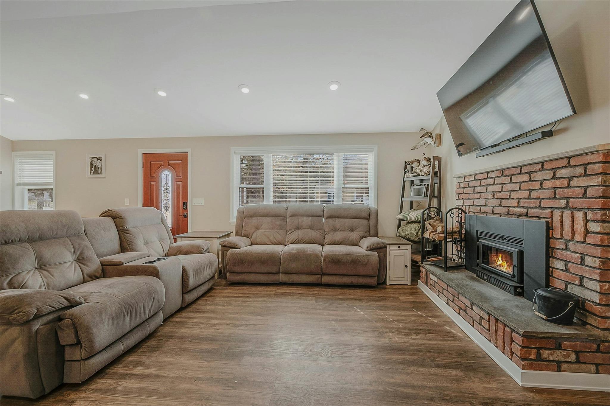Single Family Highview  Suffolk County, NY 11933, MLS-845138-8