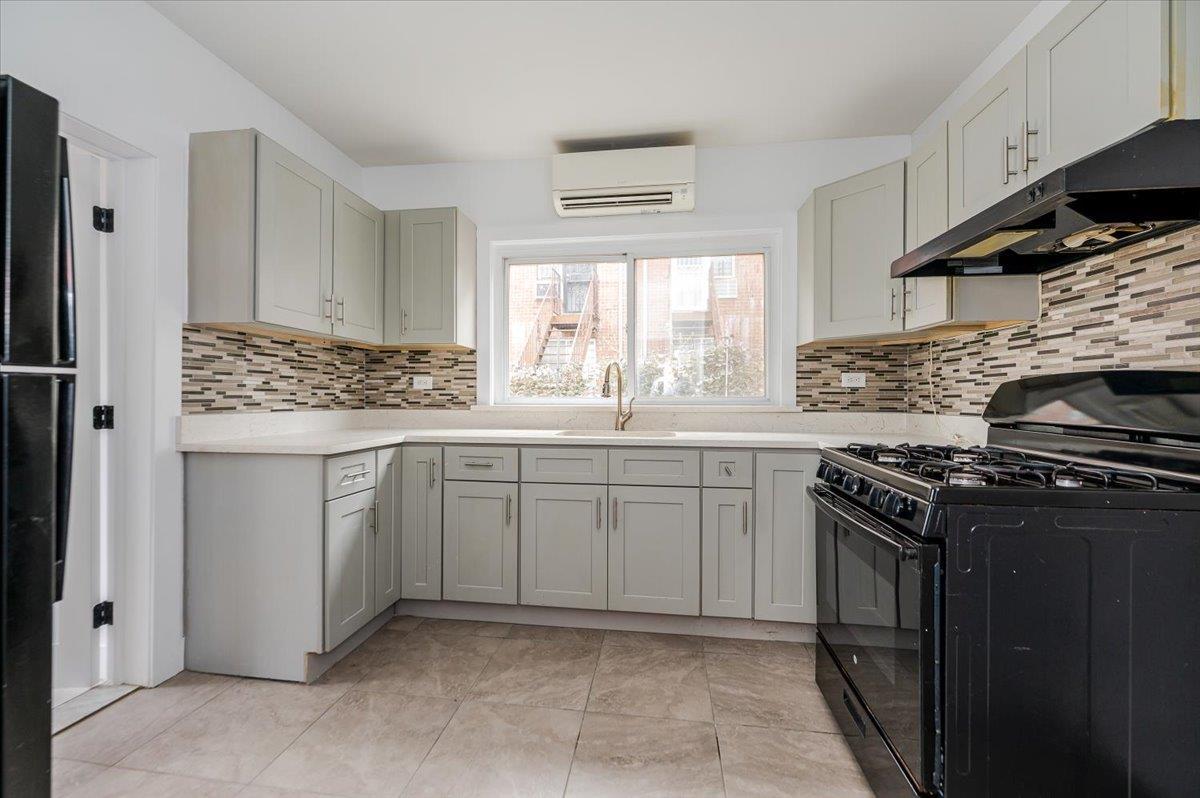 Single Family Miles  Bronx, NY 10465, MLS-845197-8