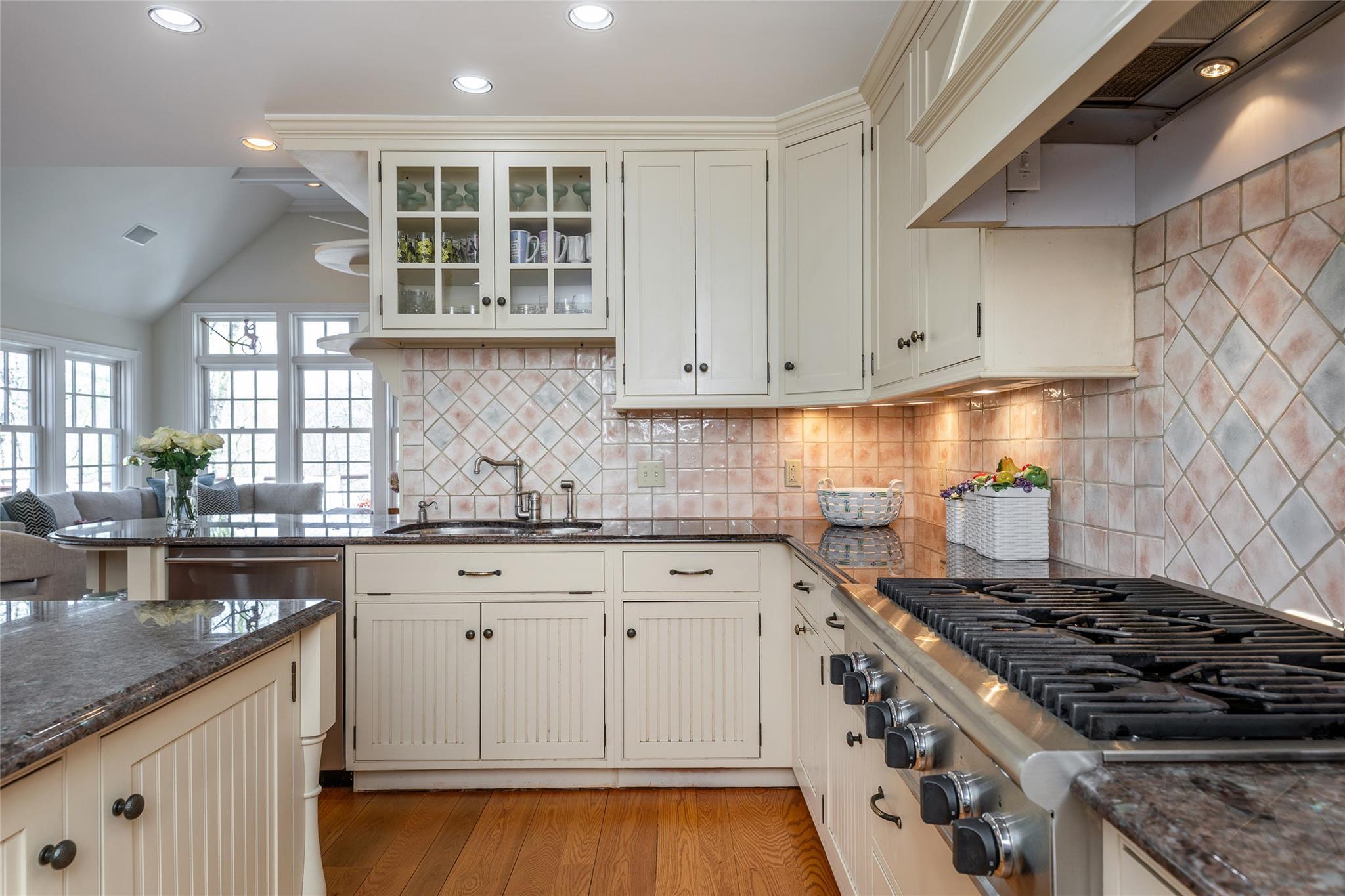 Single Family Kitchawan  Westchester County, NY 10576, MLS-845252-10