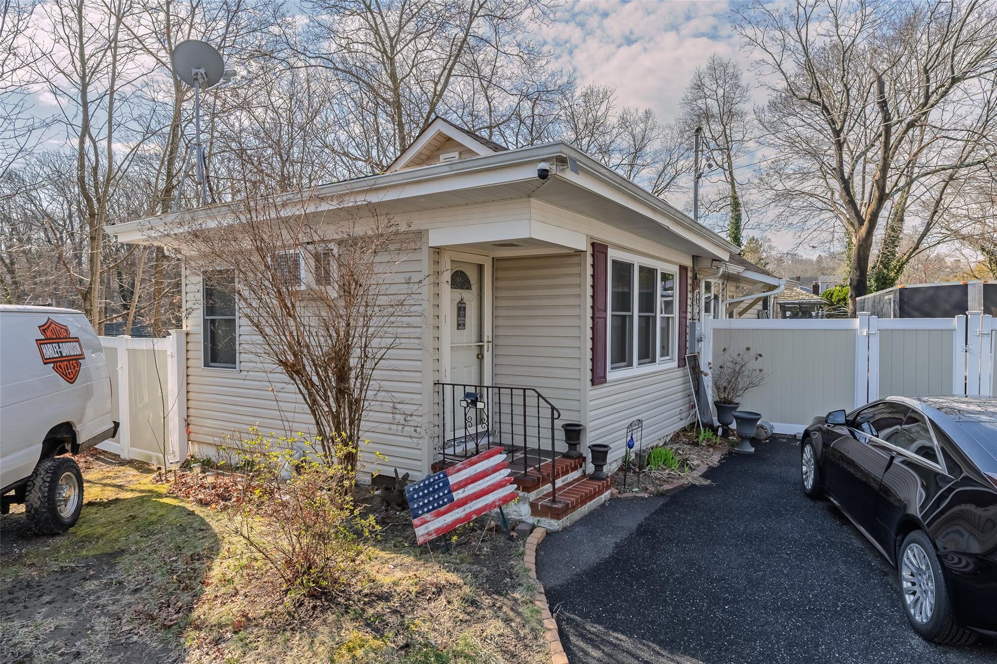 Single Family Olive  Suffolk County, NY 11778, MLS-845286-2