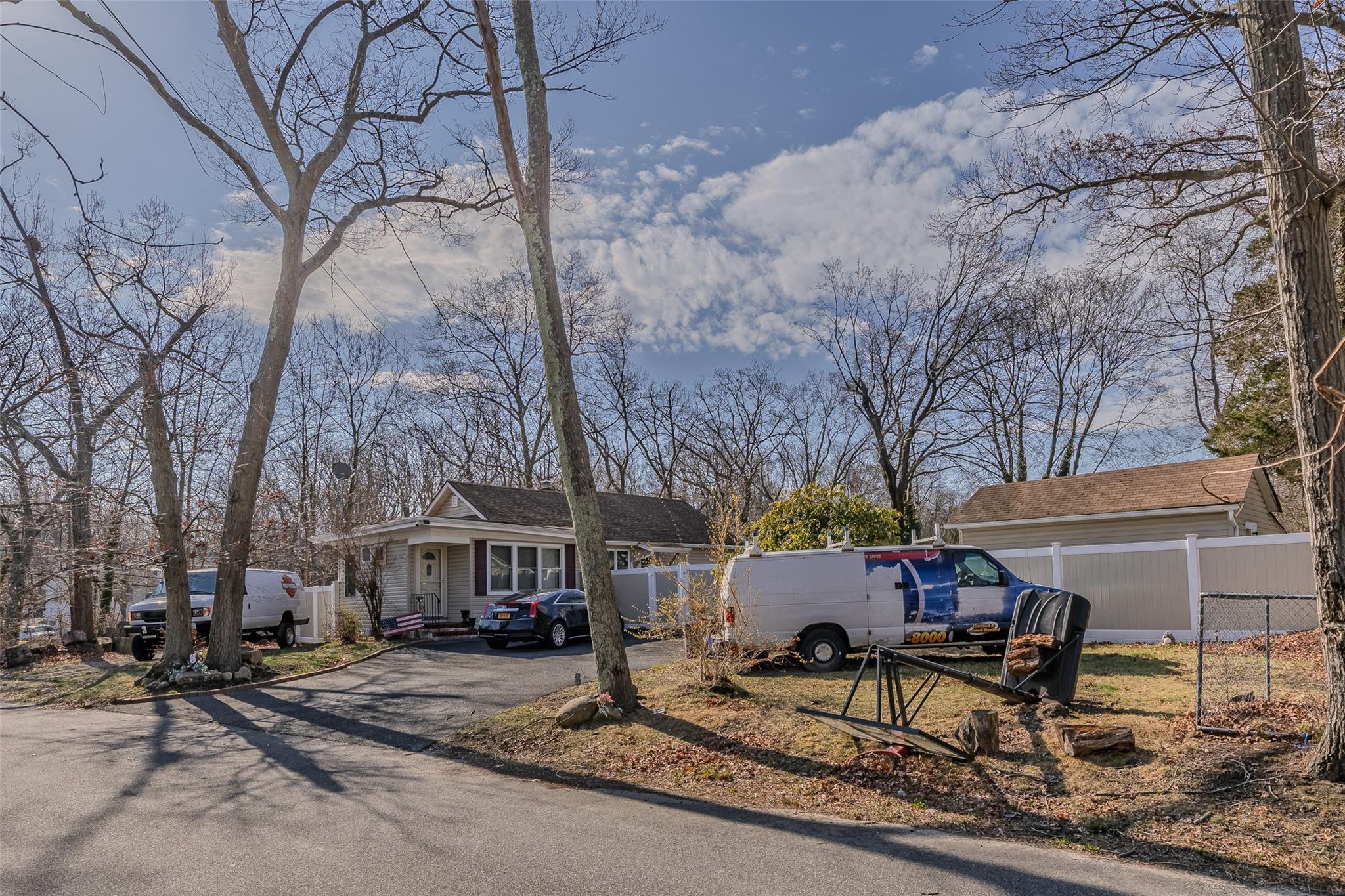 Single Family Olive  Suffolk County, NY 11778, MLS-845286-3