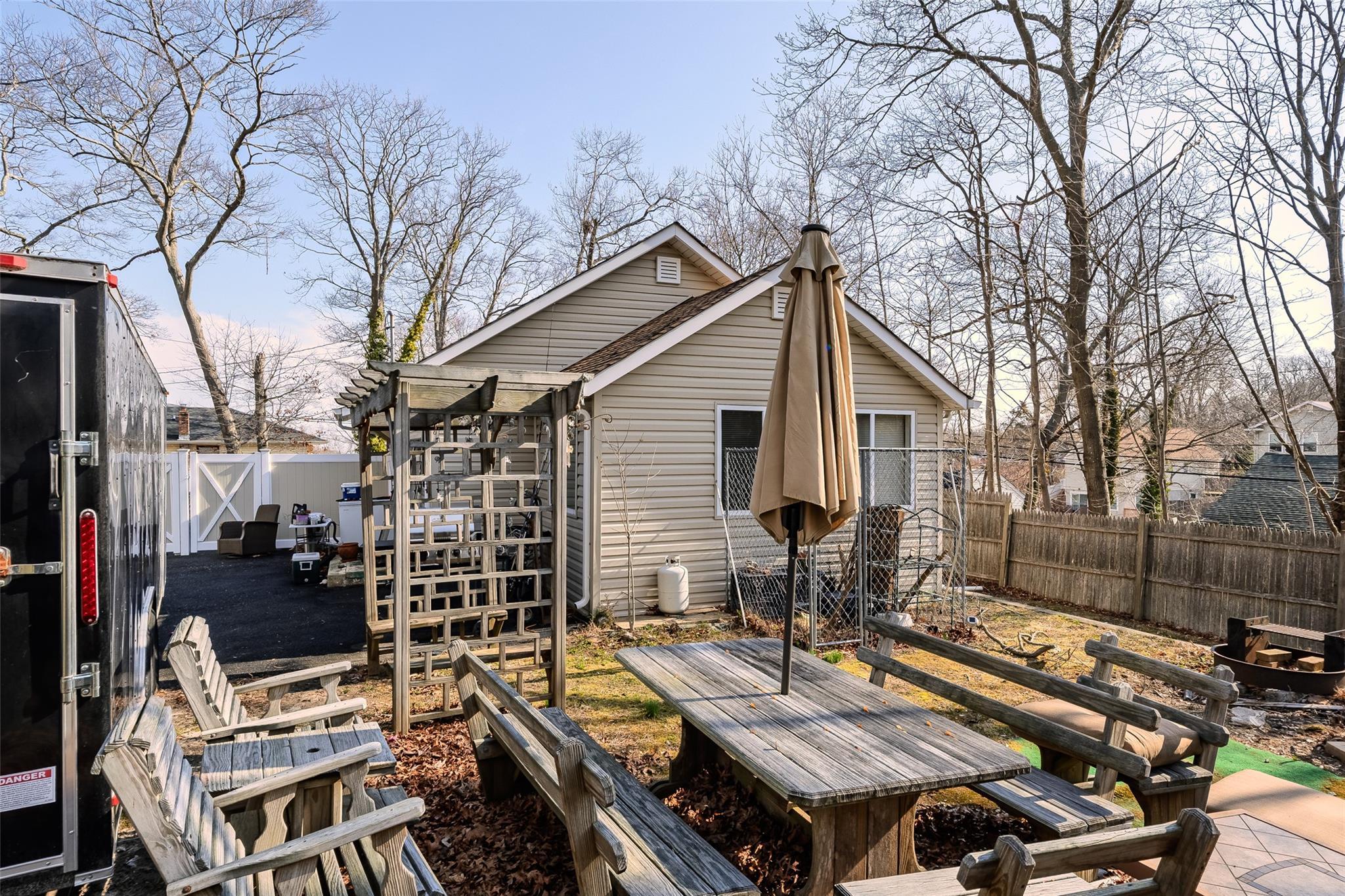 Single Family Olive  Suffolk County, NY 11778, MLS-845286-4