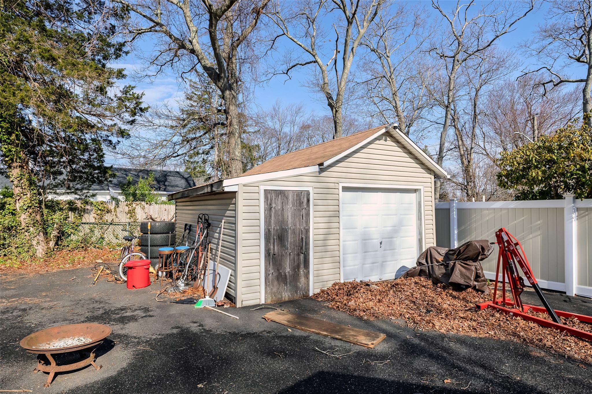 Single Family Olive  Suffolk County, NY 11778, MLS-845286-6