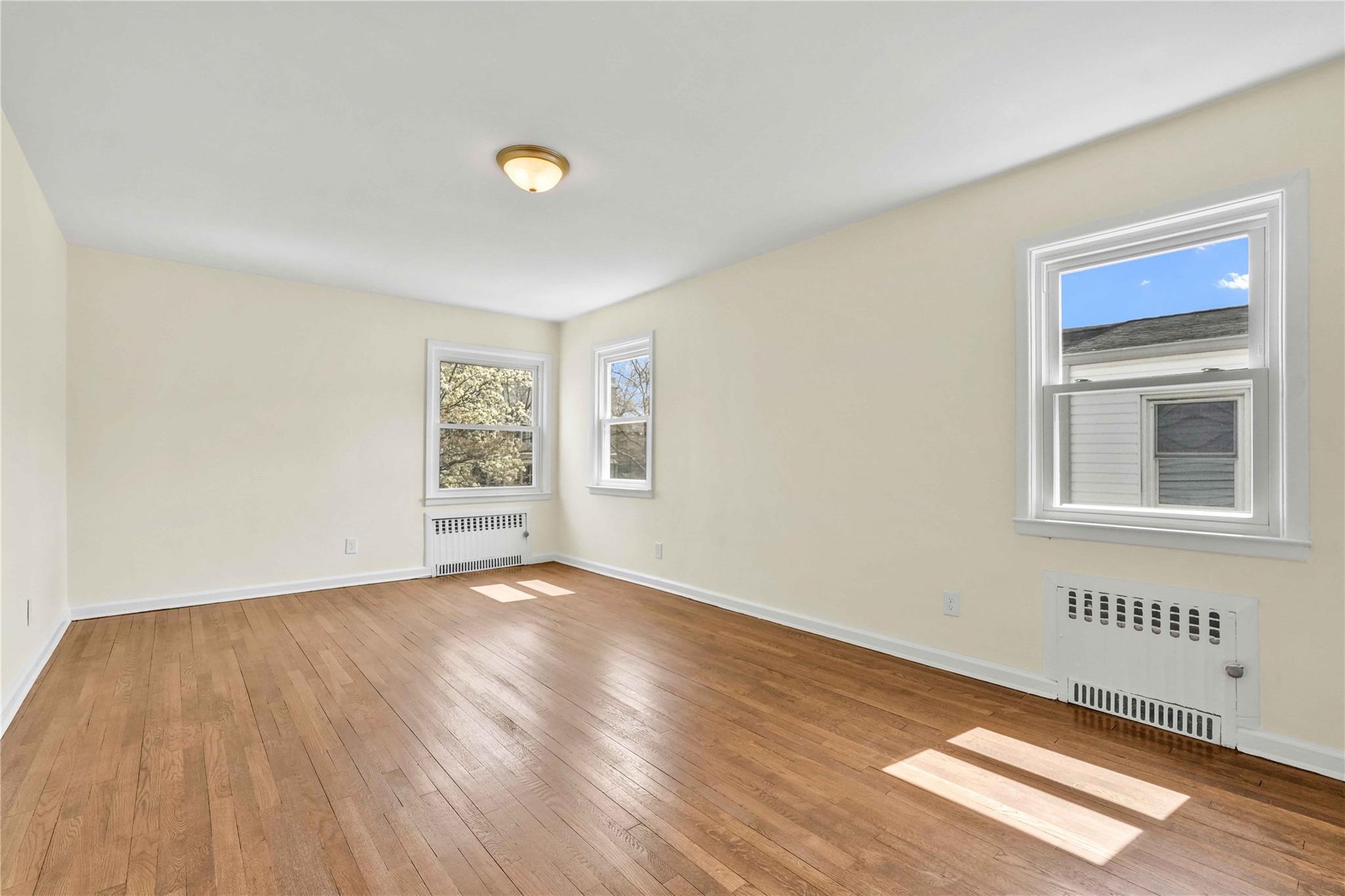 Single Family 208  Queens, NY 11361, MLS-845351-25