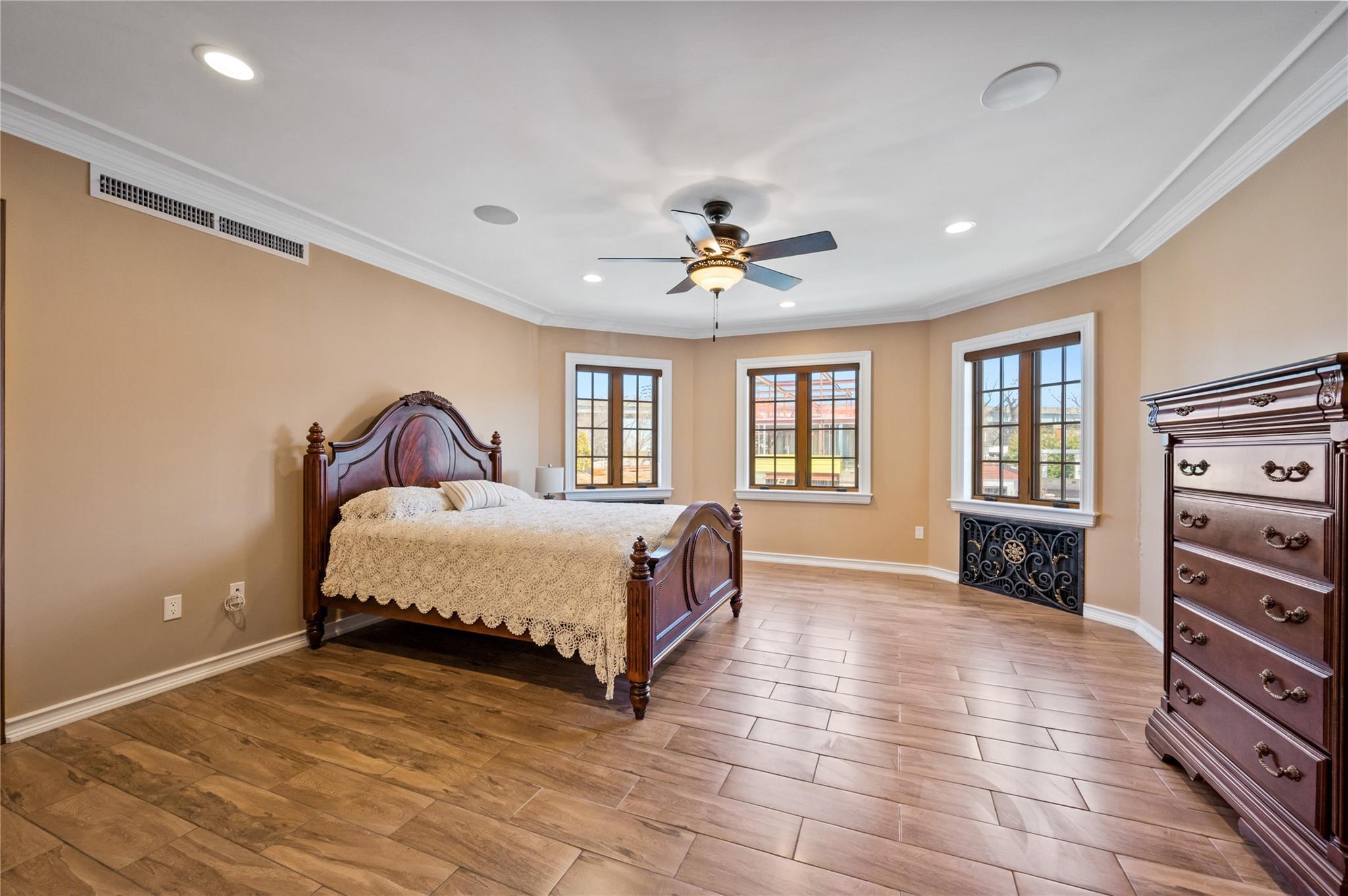 Single Family Malba  Queens, NY 11357, MLS-845360-25