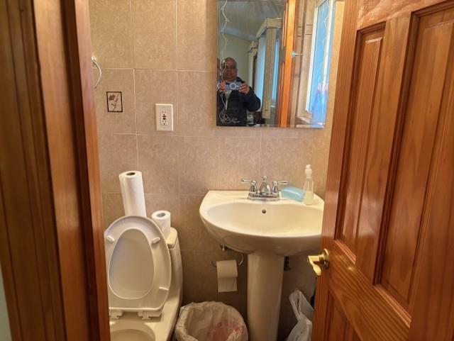Single Family Yeoman  Suffolk County, NY 11731, MLS-845370-23