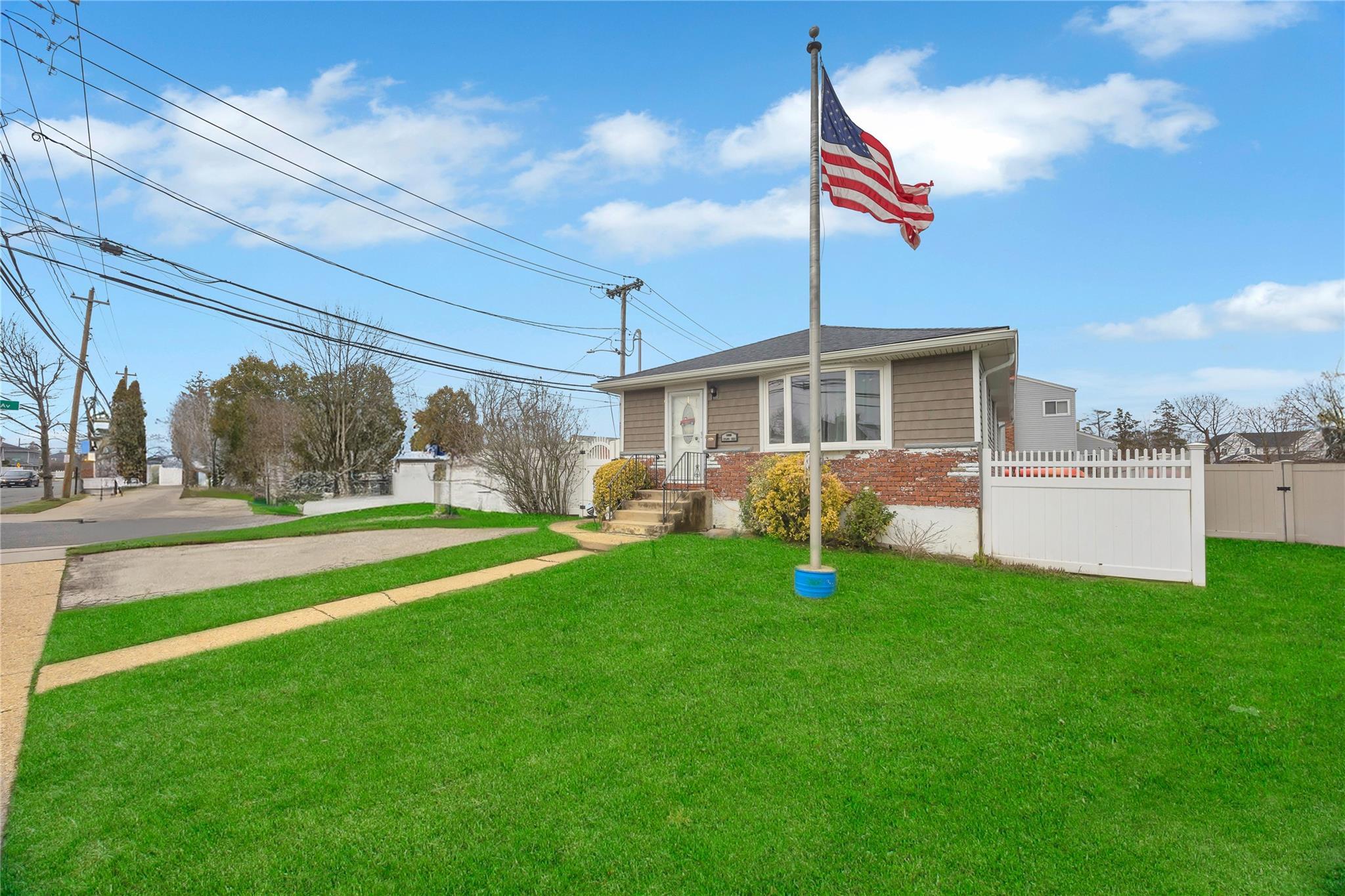 Single Family Maple  Nassau County, NY 11710, MLS-845460-2