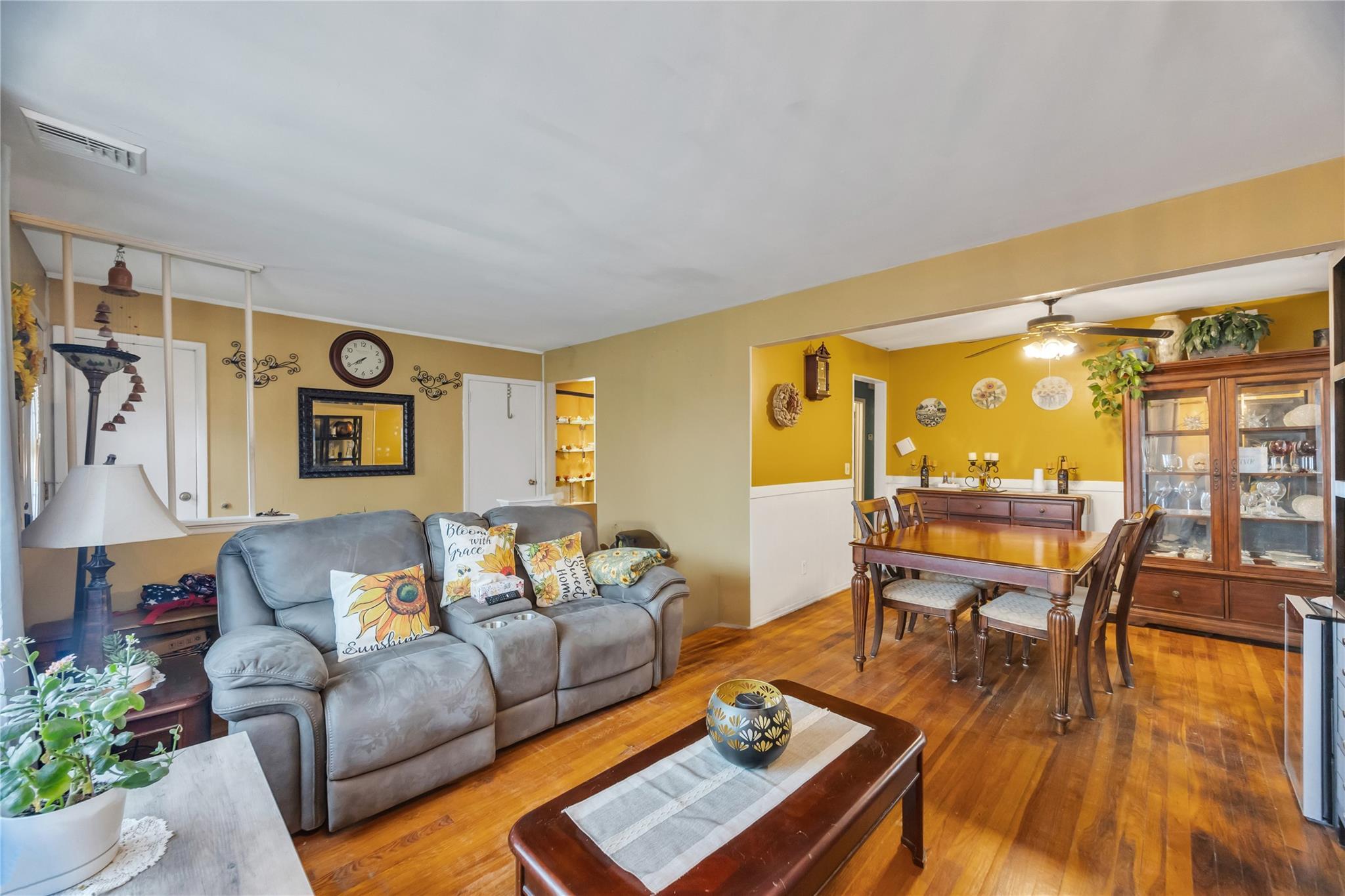 Single Family Maple  Nassau County, NY 11710, MLS-845460-4