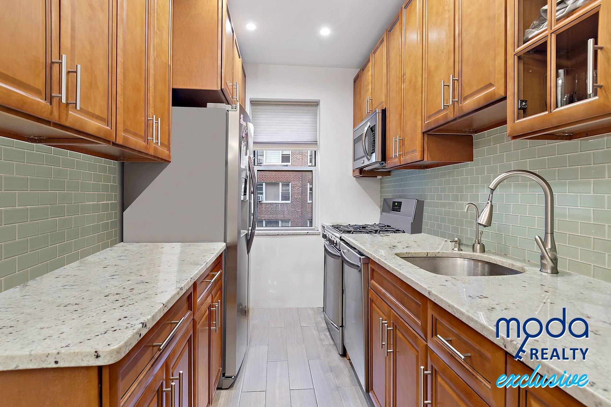 Coop Hudson Manor  Bronx, NY 10463, MLS-845471-6