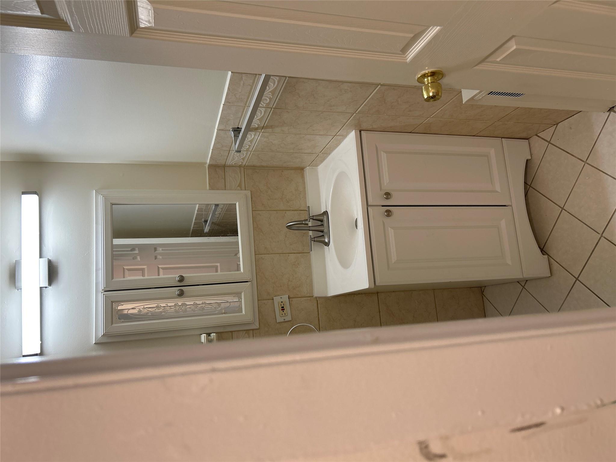 Apartment 211th  Bronx, NY 10469, MLS-845497-6
