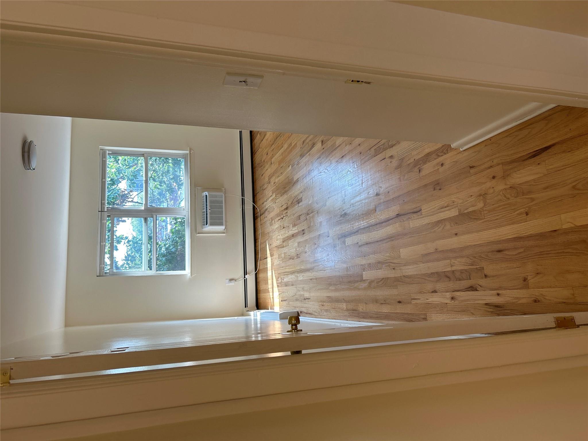 Apartment 211th  Bronx, NY 10469, MLS-845497-9