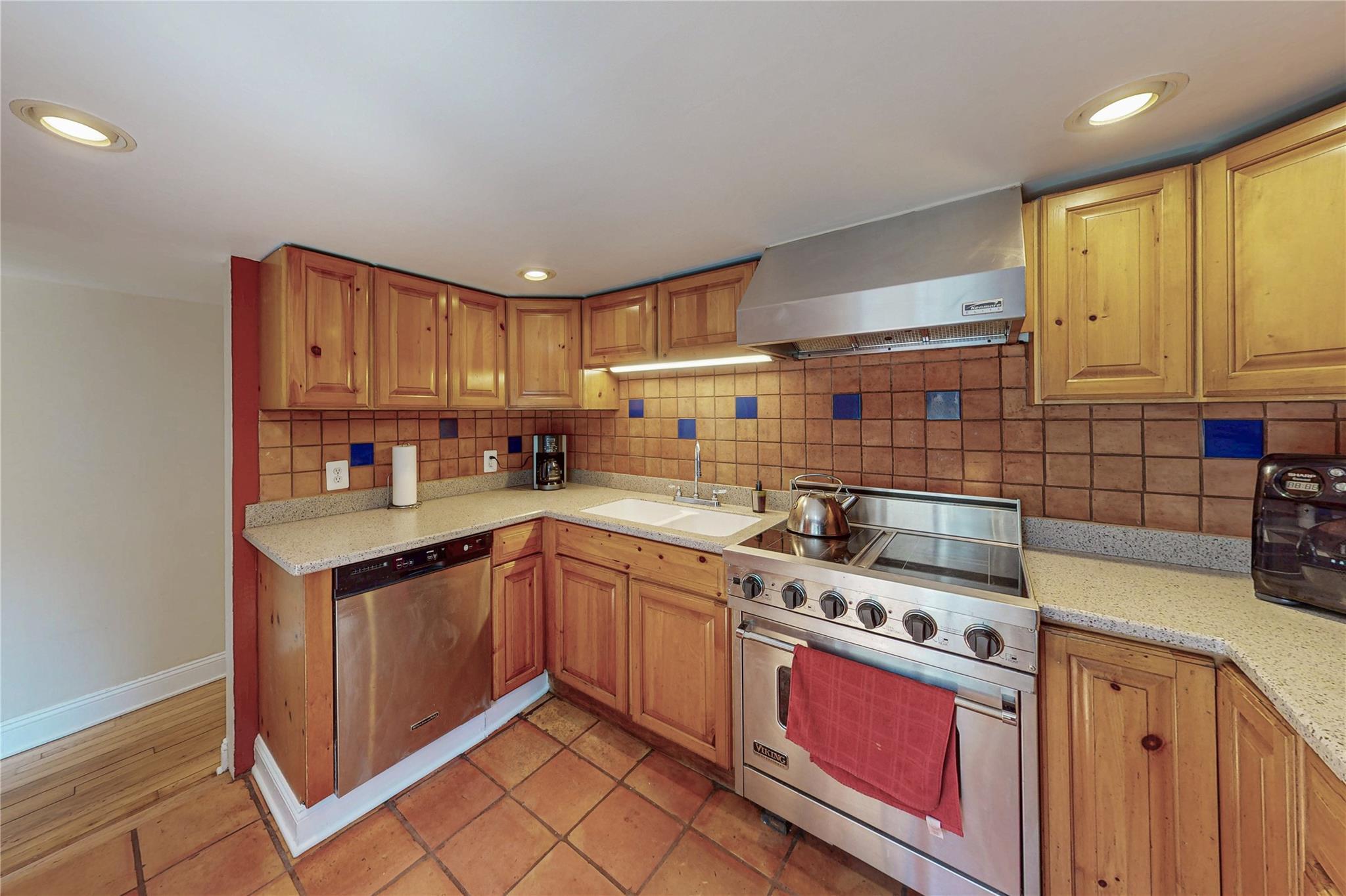 Single Family Lake  Westchester County, NY 10590, MLS-845503-17