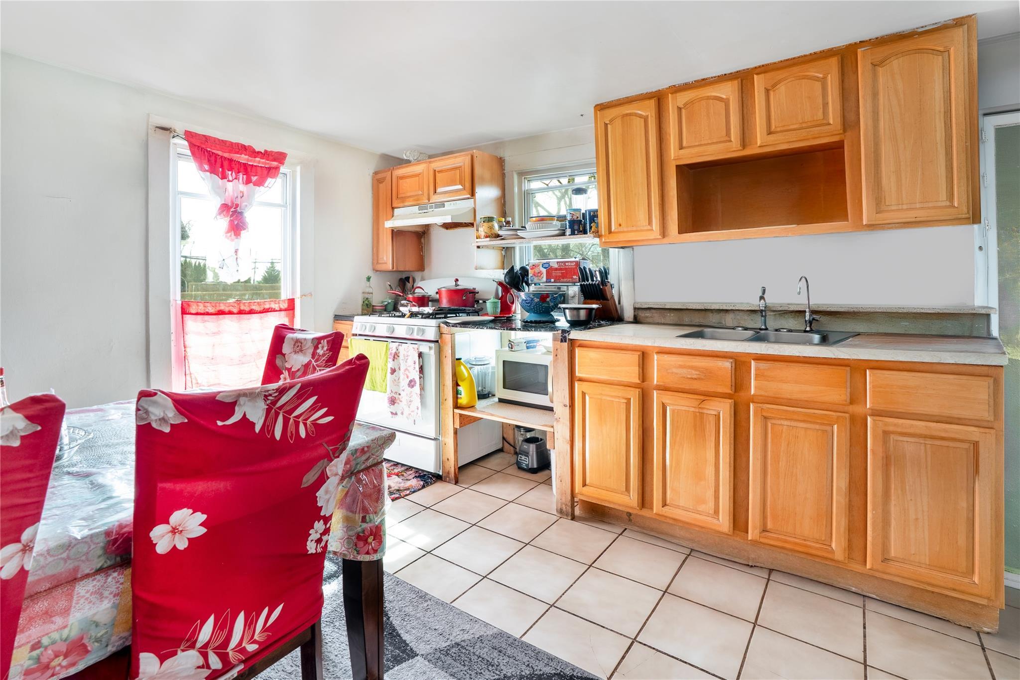 Single Family Terrace  Westchester County, NY 10562, MLS-845529-14