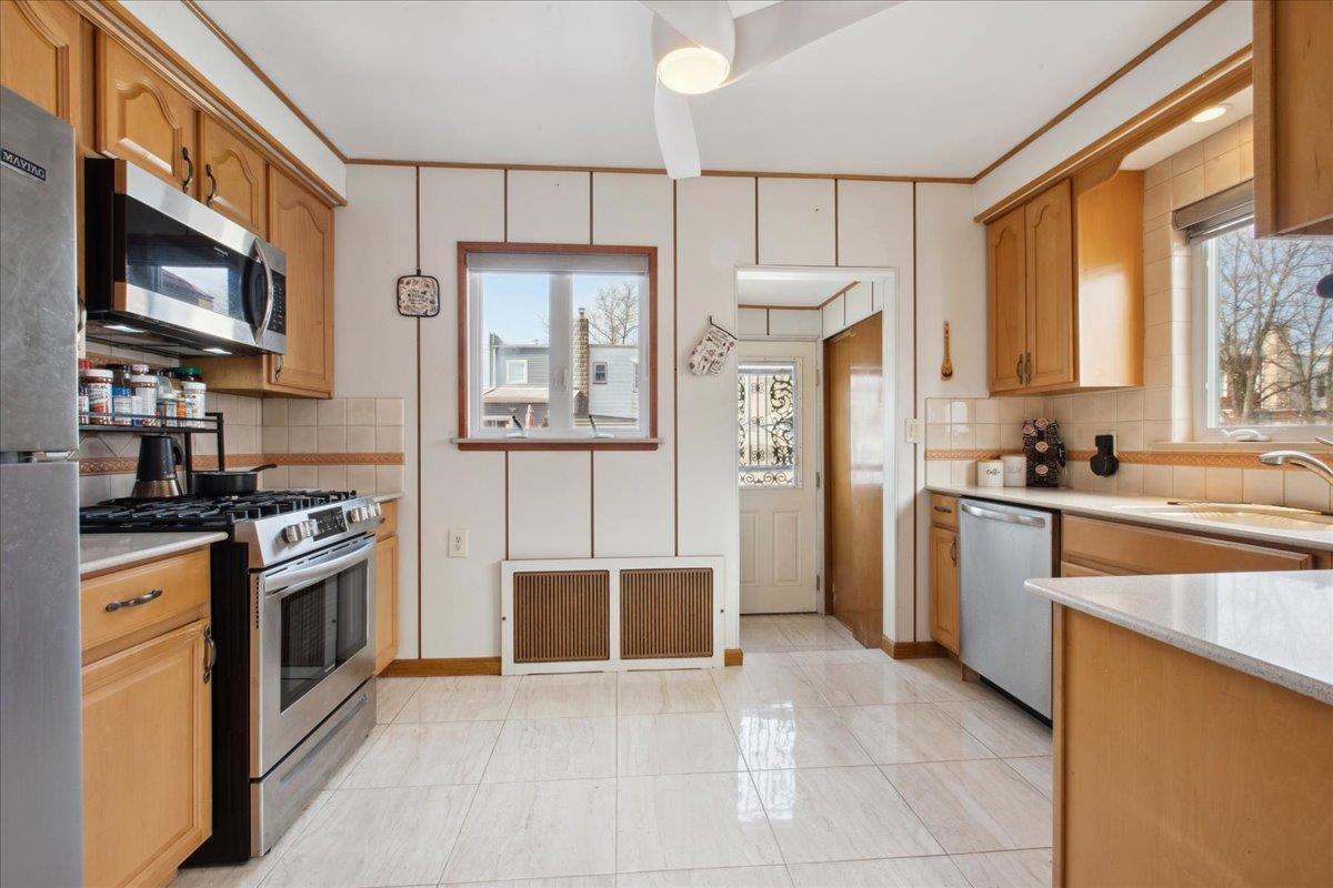 Single Family 73rd  Brooklyn, NY 11234, MLS-845534-9