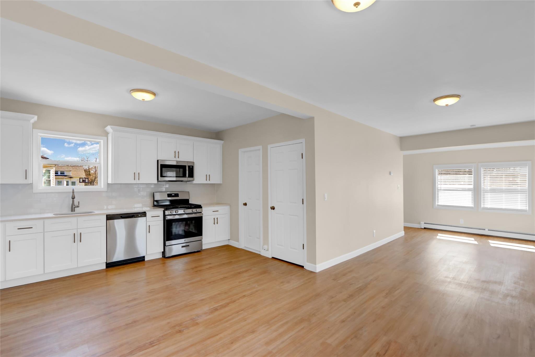 Single Family Fairview  Suffolk County, NY 11752, MLS-845545-10