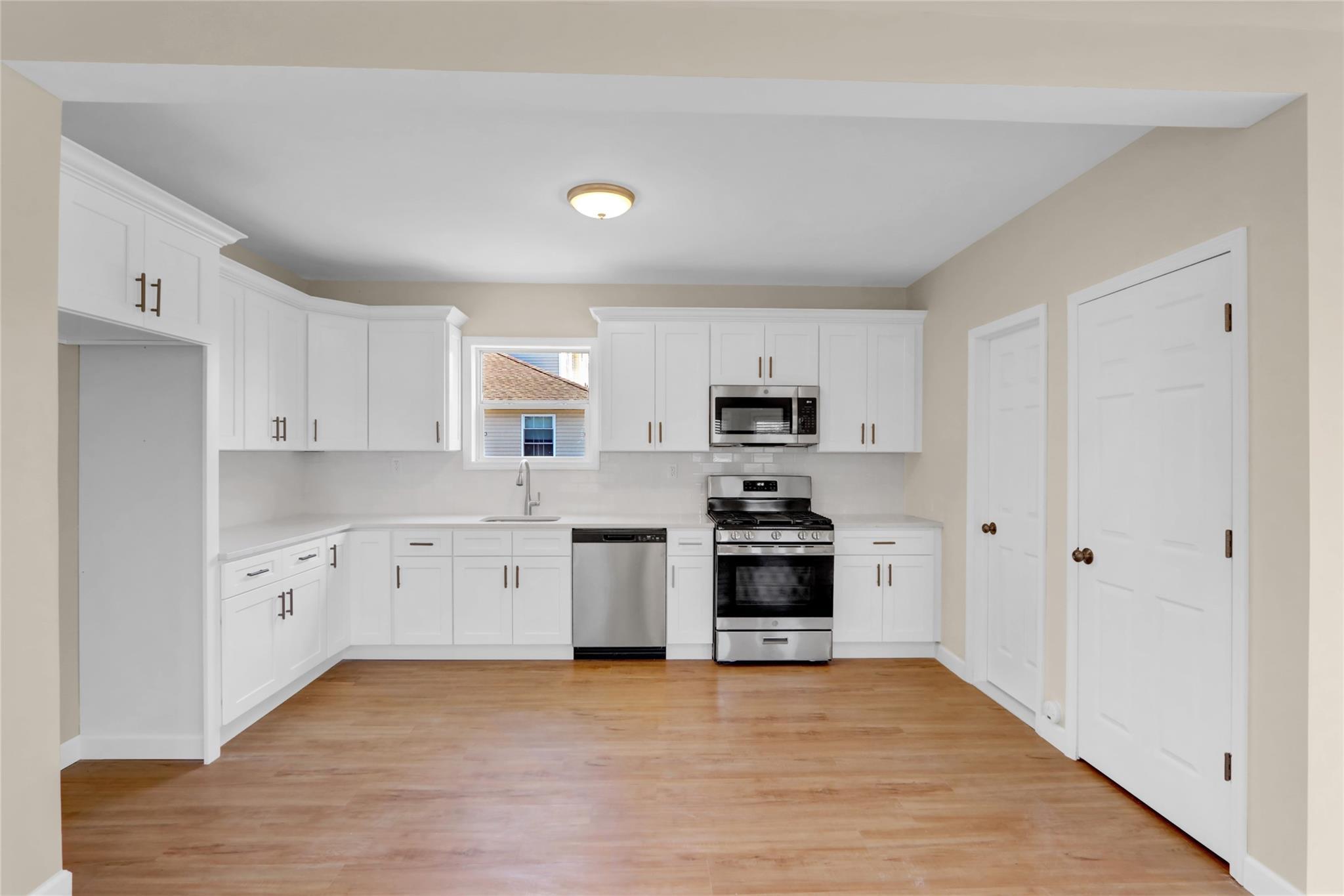 Single Family Fairview  Suffolk County, NY 11752, MLS-845545-11