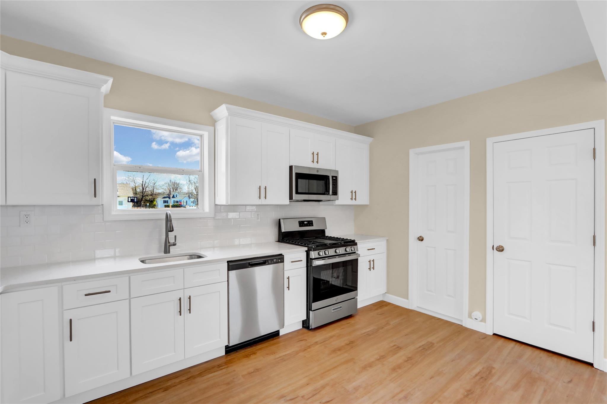 Single Family Fairview  Suffolk County, NY 11752, MLS-845545-12