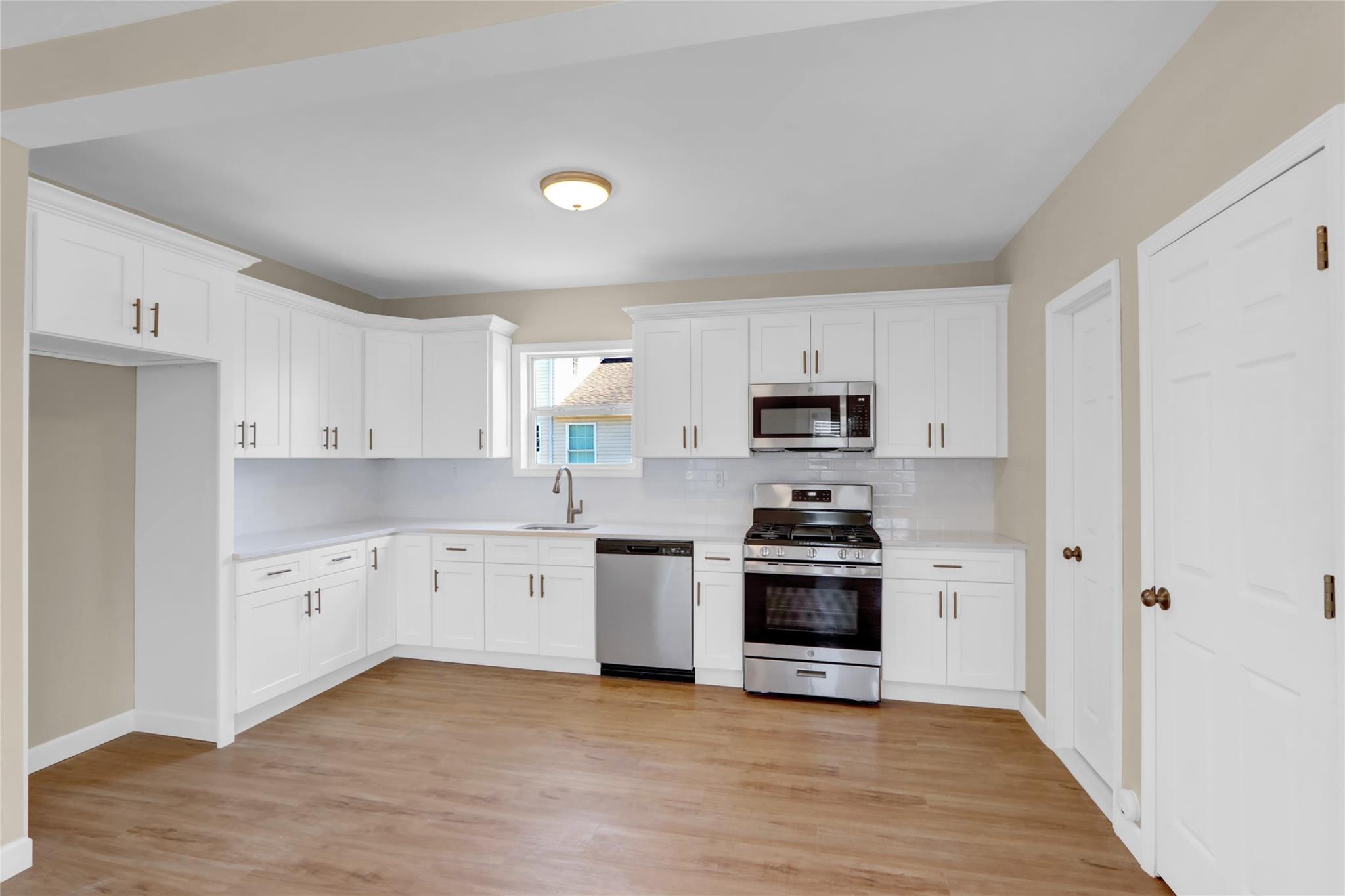 Single Family Fairview  Suffolk County, NY 11752, MLS-845545-9