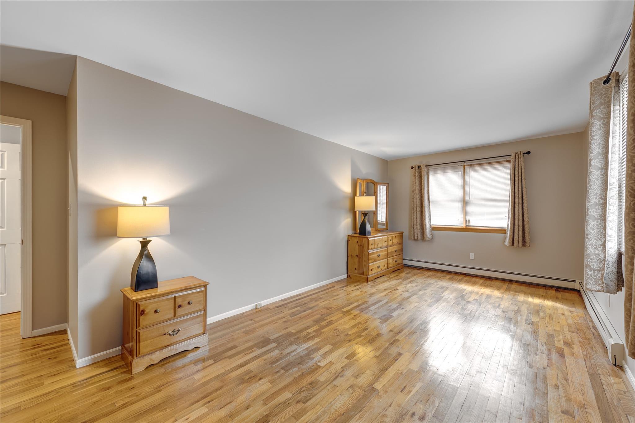 Single Family Godfrey  Nassau County, NY 11709, MLS-845574-14