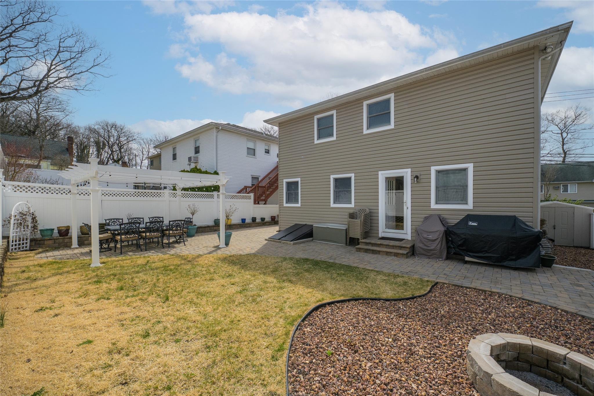 Single Family Godfrey  Nassau County, NY 11709, MLS-845574-21